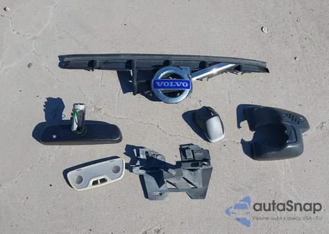 2013 Volvo Xc60 3.2/3.2 Platinum/3.2 Premier/3.2 Premier Plus from USA, damaged, VIN YV4940DZ0D2405335